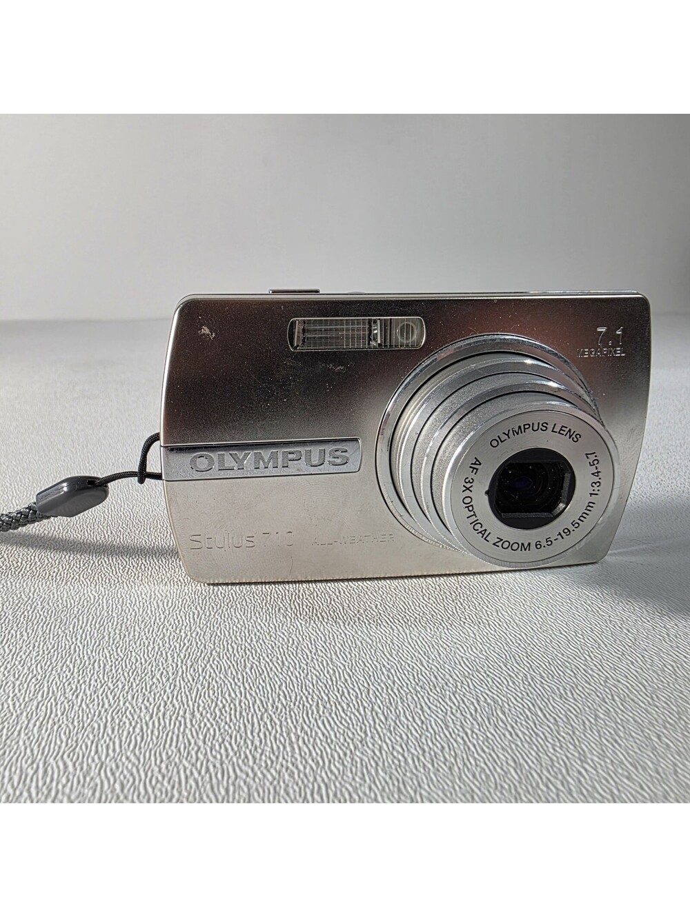 Olympus Digital Camera Stylus 710 7.1MP Silver W/Battery Only